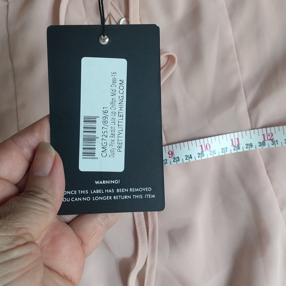 Beautiful dress by Pretty little things 😍 - Picture 7 of 12